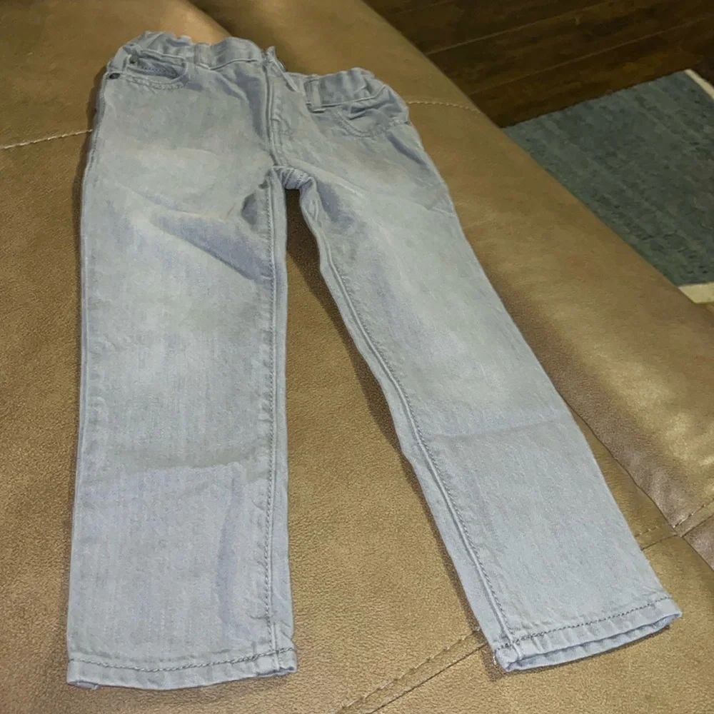 Grey jeans